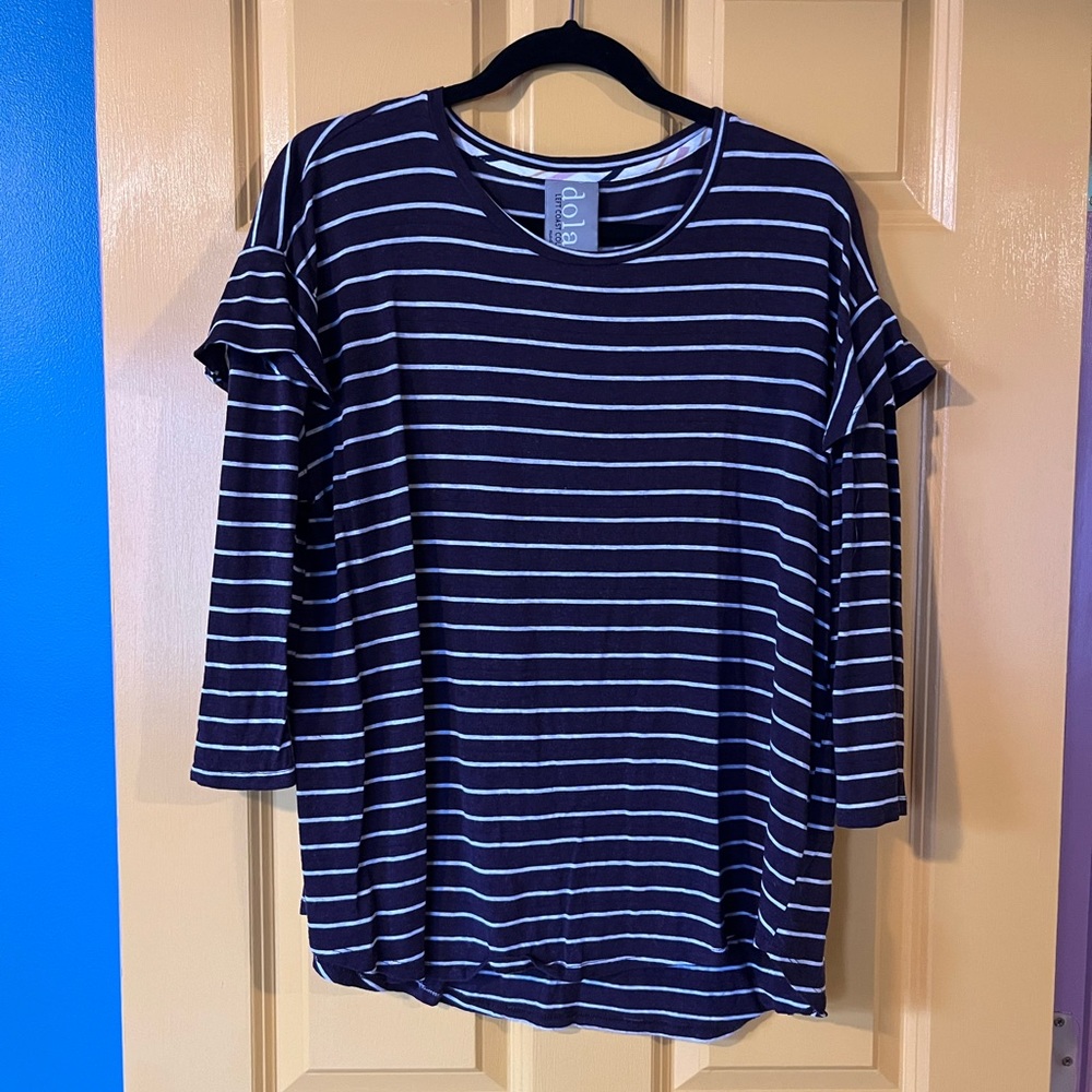 Dolan 3/4 sleeve top in burgundy